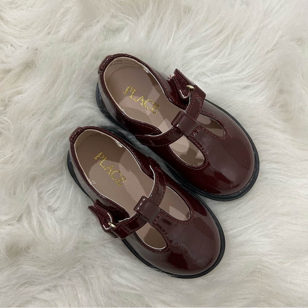 The Children’s Place Burgundy Patent Mary Jane Shoes | Toddler Girl 5 - Picture 8 of 9